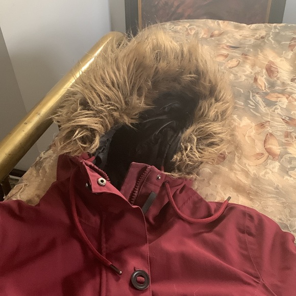 Helly Hansen winter coat - Picture 7 of 8